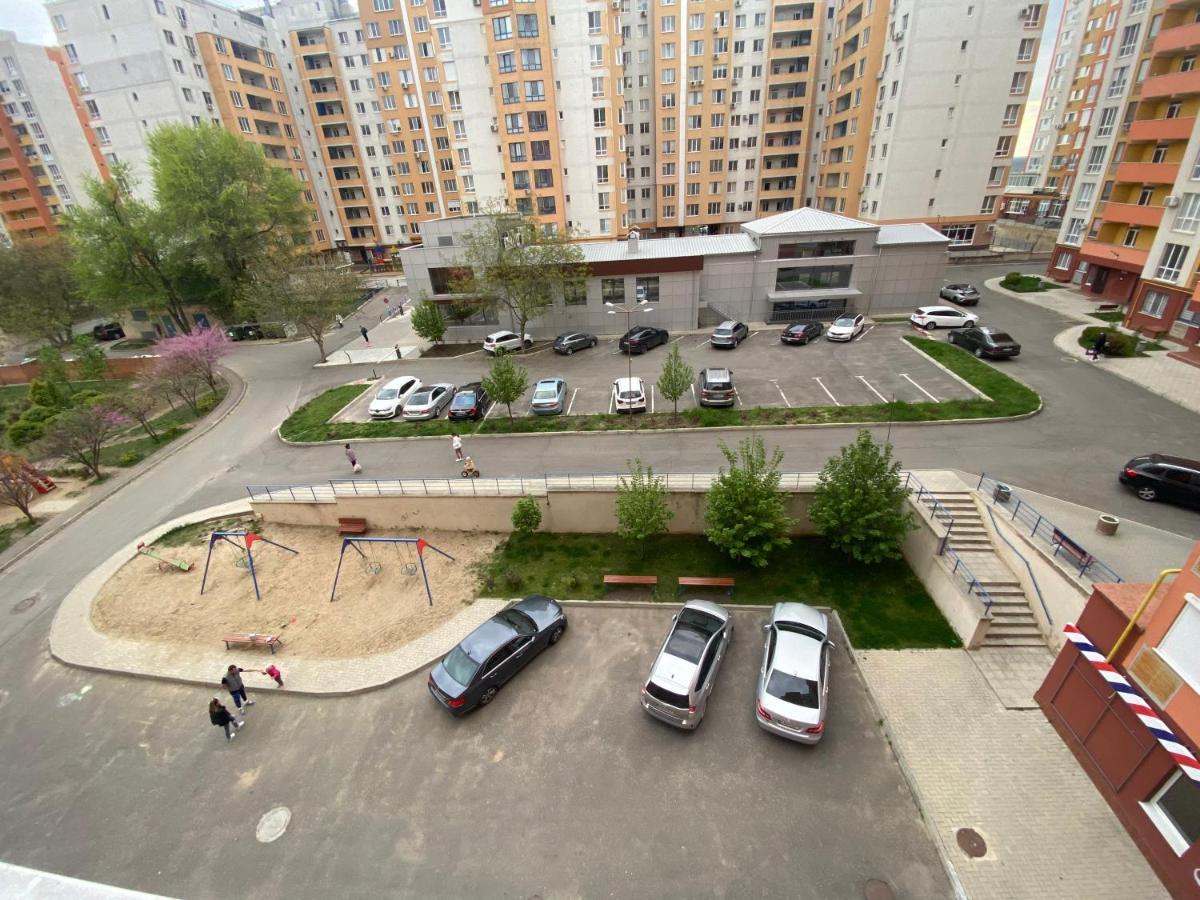 Two Bedroom Large Apartment In Chisinau Exterior photo