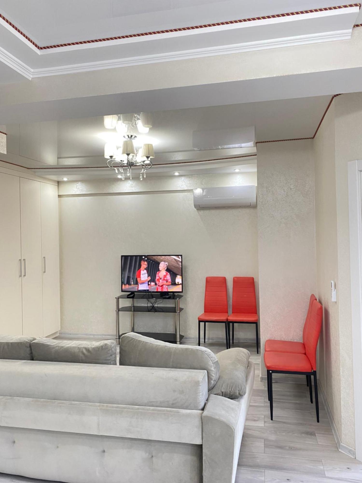 Two Bedroom Large Apartment In Chisinau Exterior photo
