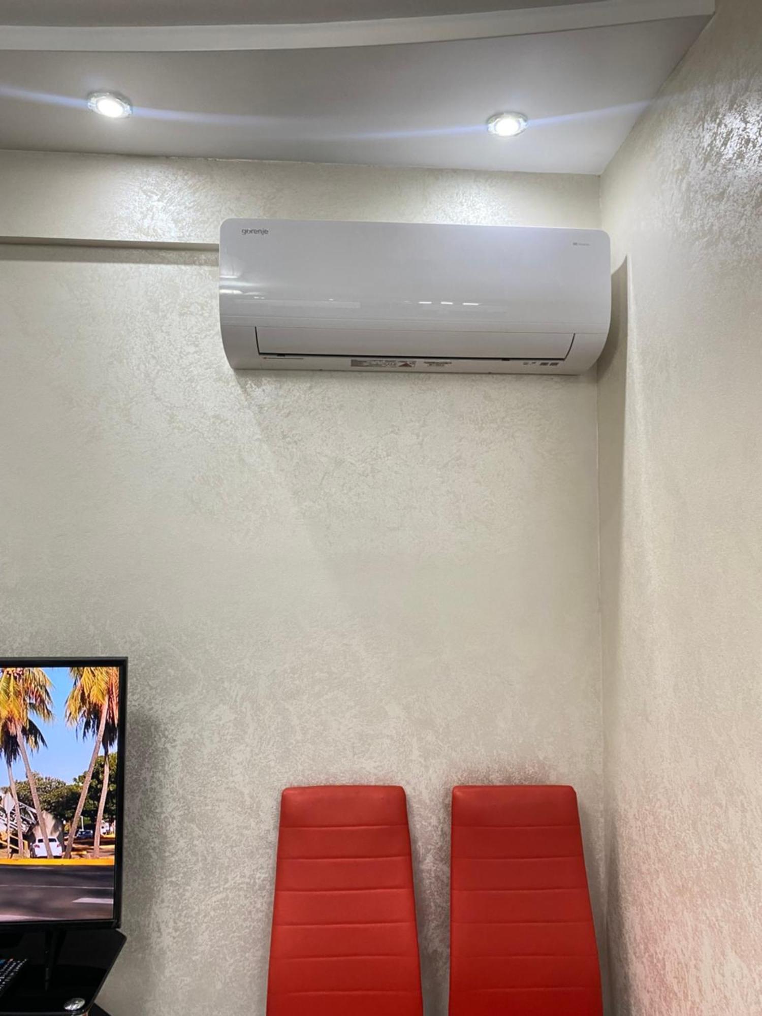Two Bedroom Large Apartment In Chisinau Exterior photo
